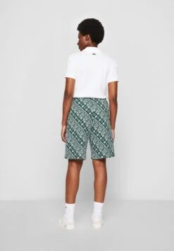 Lacoste X Netflix - Shorts - Green/White -Havaianas Shop 1a92daf95b164452bbf24016655d7432 scaled