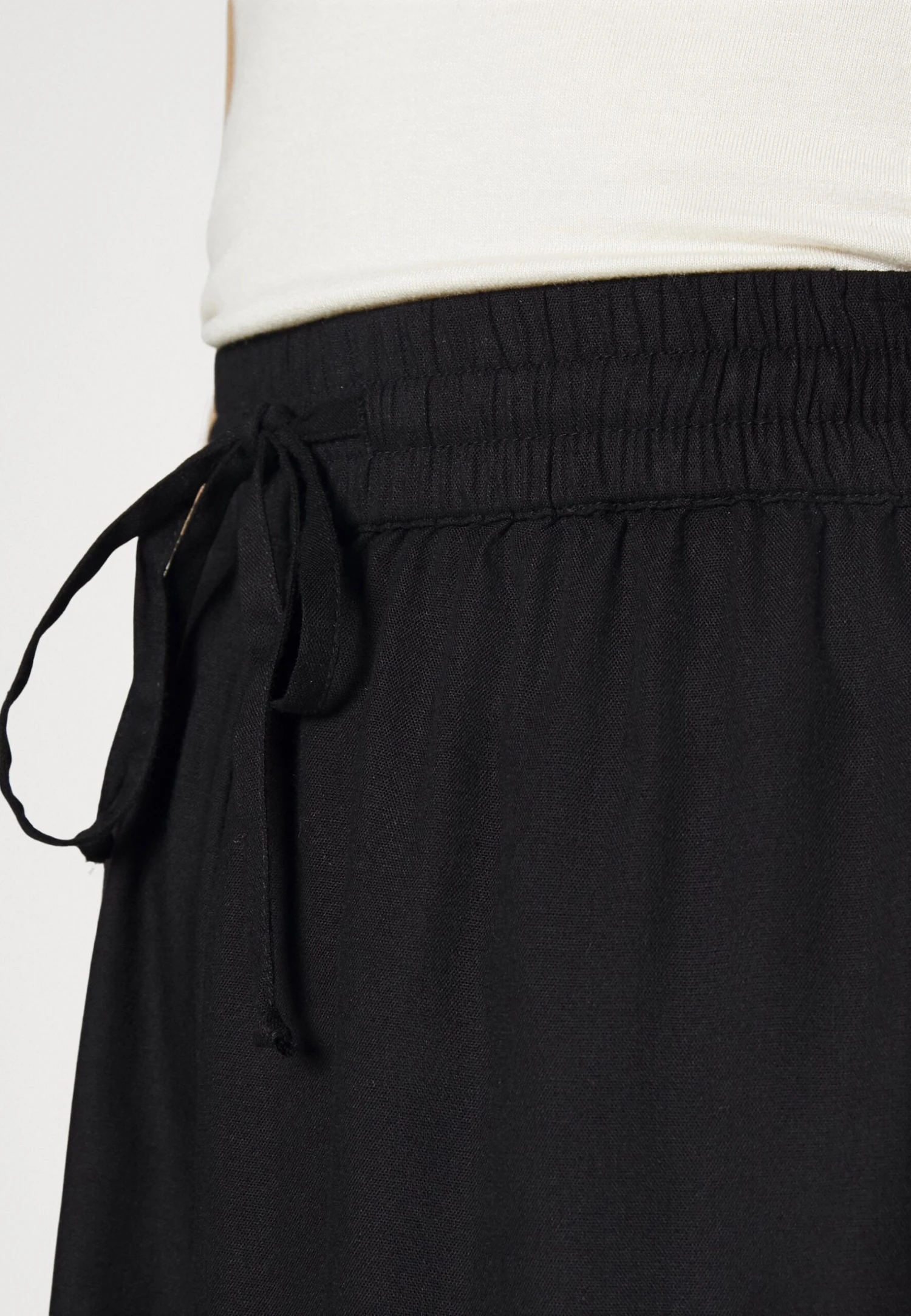 Vero Moda Petite Vmbumpy - Shorts - Black 5 Vero Moda Petite Vmbumpy - Shorts - Black - Imagen 5