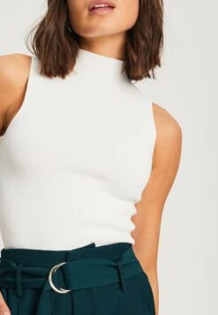 Lillie- Top - White -Havaianas Shop 31bb48b0bb024aa7abc2f76f87d45839