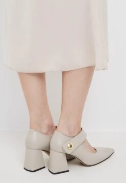 Zapatos Altos - Beige -Havaianas Shop 3521d23e70c64bc9a8a762b46dd88a17 scaled