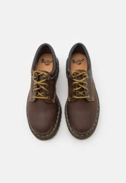 Dr. Martens 8053 Quad I Arc Unisex - Zapatos De Vestir - Dark Brown -Havaianas Shop 4692db39d7db4fca84fc2a3280388fcc scaled