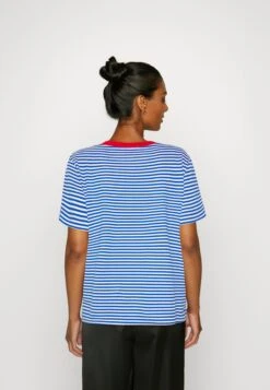 ESPRIT Striped Core - Camiseta Estampada - Blue -Havaianas Shop 4fdf73808f794f18a21ef85f1a1d201a scaled