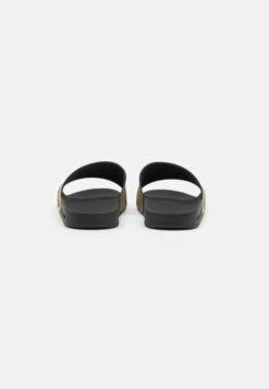 EA7 Emporio Armani Sport Tape Slide Unisex - Sandalias Planas - Black/Gold 8 EA7 Emporio Armani Sport Tape Slide Unisex - Sandalias Planas - Black/Gold -Havaianas Shop 51eca3e5ab814ab286c4eab00e757eda scaled