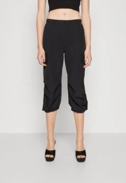 WEEKDAY Thea Trouser - Shorts - Black