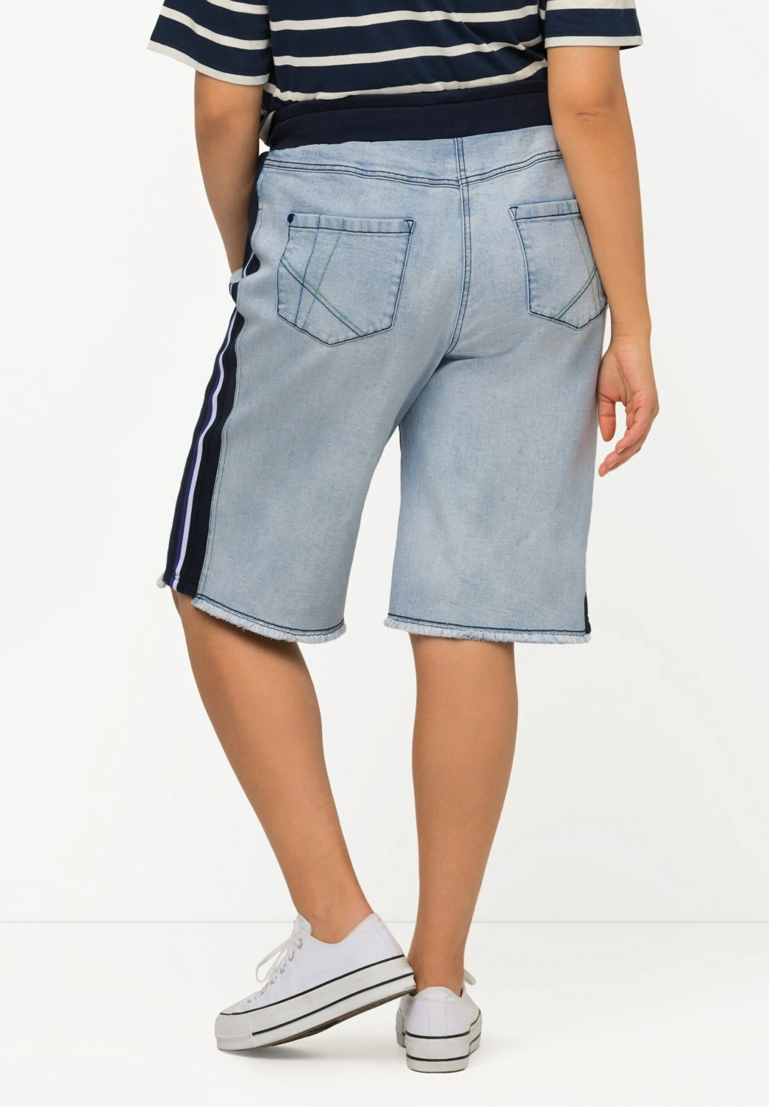 Ulla Popken Shorts Vaqueros - Bleu Clair 3 Ulla Popken Shorts Vaqueros - Bleu Clair - Imagen 3