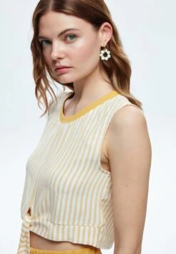 Sleeveless Striped - Blusa - Striped Yellow 8 Sleeveless Striped - Blusa - Striped Yellow -Havaianas Shop 90334f3cf3134a83a70c5b2bfc46d4d4 scaled