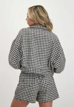 Steve Madden Arabella- Shorts - Houndstooth -Havaianas Shop a354a2cb198145ffa4e1d04063c3a62f