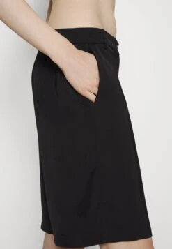 Patrizia Pepe Pantaloni Trousers - Shorts - Nero -Havaianas Shop abd46a77efb54cc080dc9bc9fbc53bfe scaled