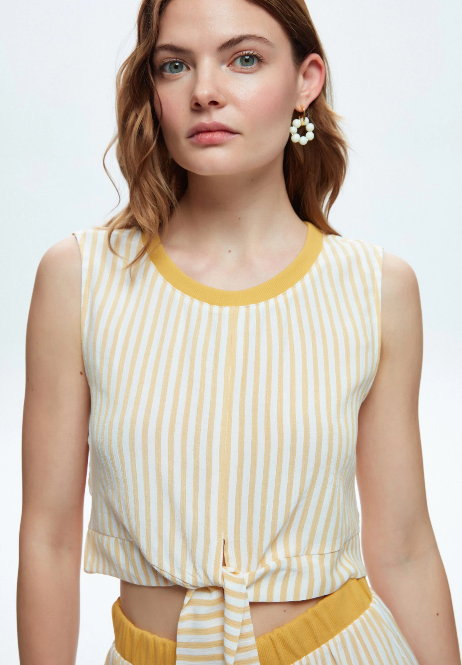Sleeveless Striped - Blusa - Striped Yellow 5 Sleeveless Striped - Blusa - Striped Yellow - Imagen 5