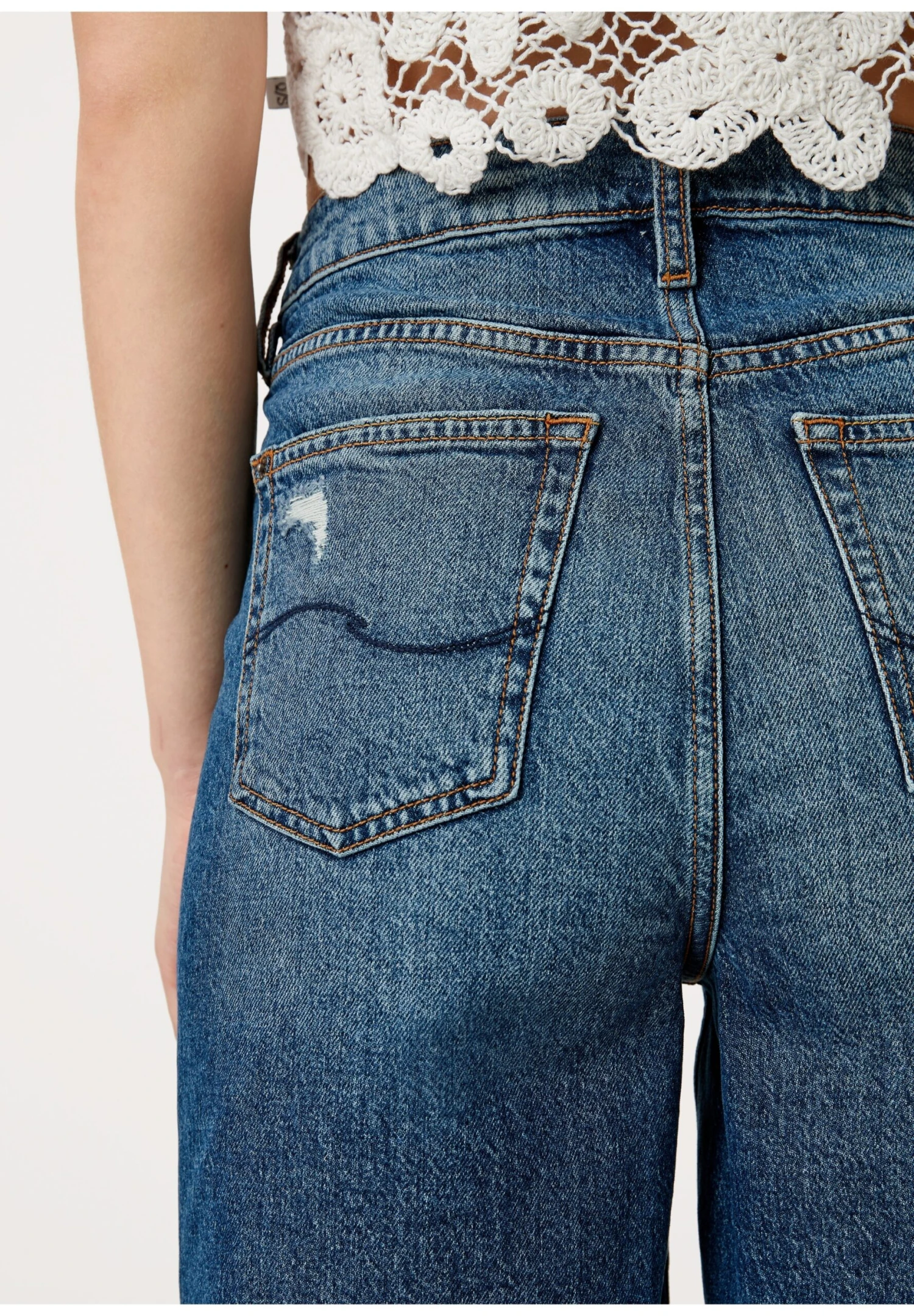 QS By S.Oliver Bermuda DeMom Fit - Shorts Vaqueros - Blue Stretched Den 4 QS By S.Oliver Bermuda DeMom Fit - Shorts Vaqueros - Blue Stretched Den - Imagen 4