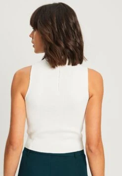 Lillie- Top - White -Havaianas Shop d455c800eaec430eaa8393b025d1d988