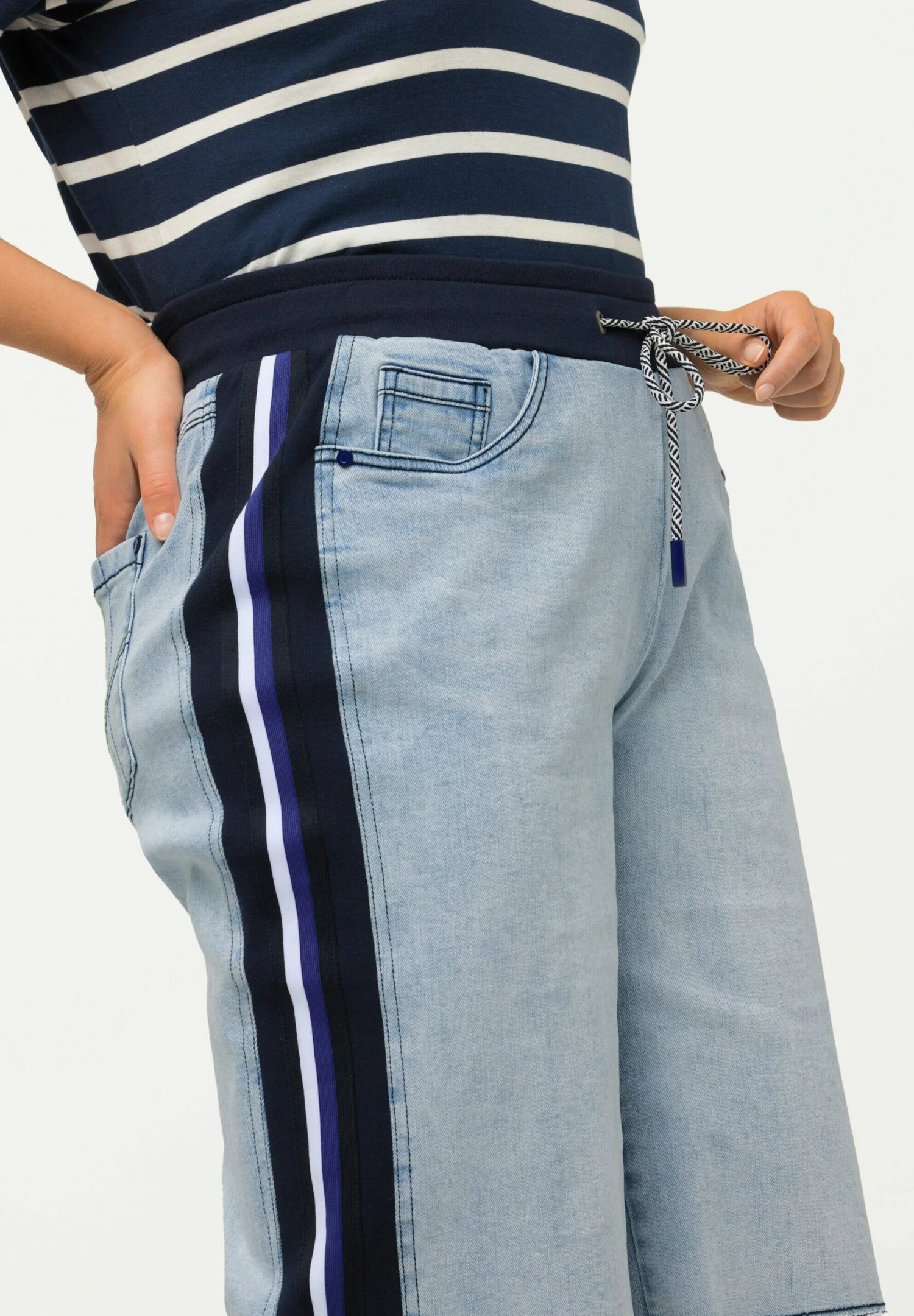 Ulla Popken Shorts Vaqueros - Bleu Clair 4 Ulla Popken Shorts Vaqueros - Bleu Clair - Imagen 4