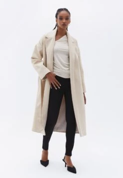 With Asymmetrical Collar - Blusa - Oatmeal 9 With Asymmetrical Collar - Blusa - Oatmeal -Havaianas Shop f78c705b4b9640aaa29fdc8926675918